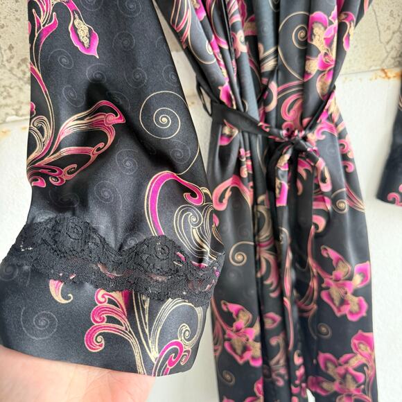 Vtg Delicates Satin Slip Dress + Robe Set Black Pink Baroque Lace Trim 2 Piece M - Picture 10 of 14